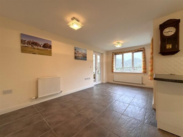 Oakfield Road, Fernwood, Newark