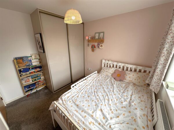Cloverfield Place, Middlebeck, Newark