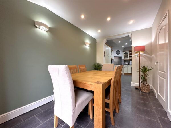 Lincoln Road, Newark