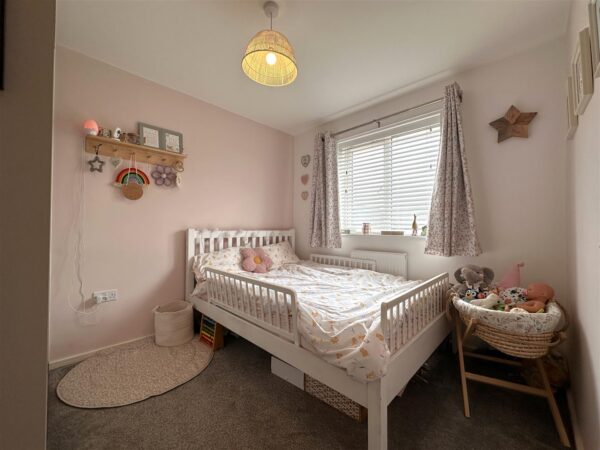 Cloverfield Place, Middlebeck, Newark