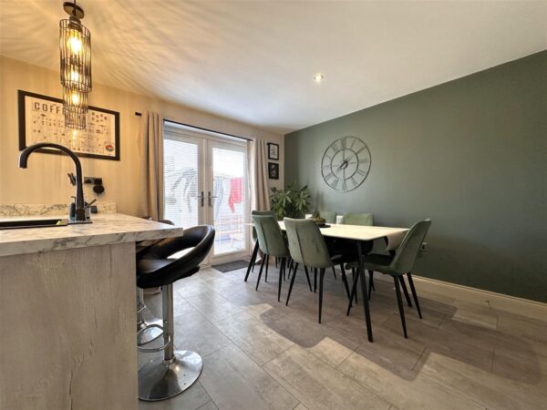 Alexander Mews, Balderton, Newark