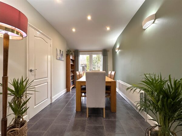 Lincoln Road, Newark