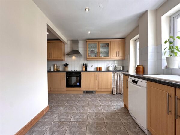 Dale Crescent, Fernwood, Newark