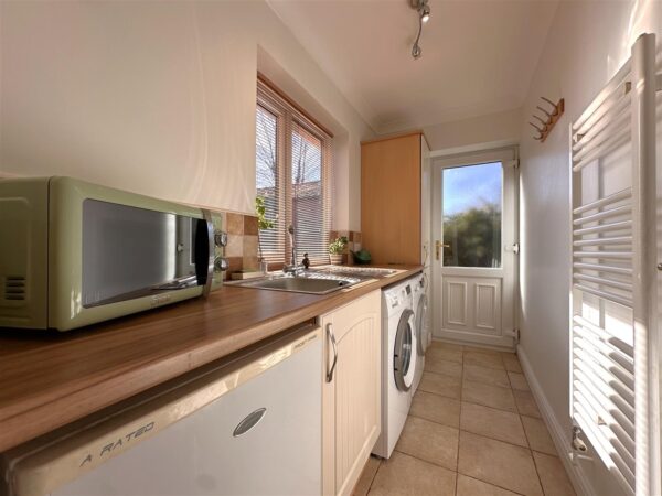 Village Way, Farndon, Newark