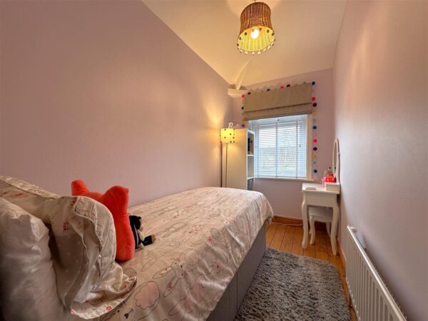 Lincoln Road, Newark