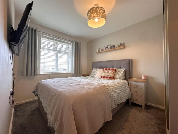 Cloverfield Place, Middlebeck, Newark