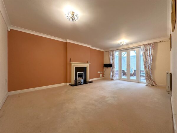 Oakfield Road, Fernwood, Newark