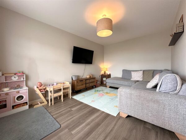 Cloverfield Place, Middlebeck, Newark