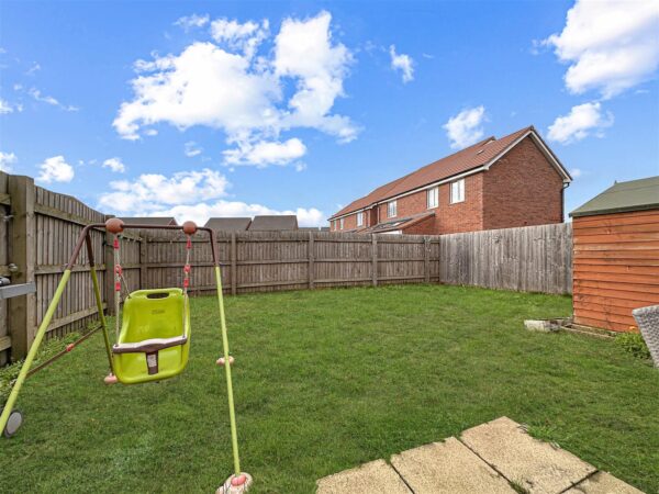 Cloverfield Place, Middlebeck, Newark