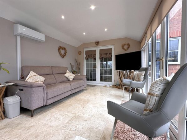 Meadway, Balderton, Newark