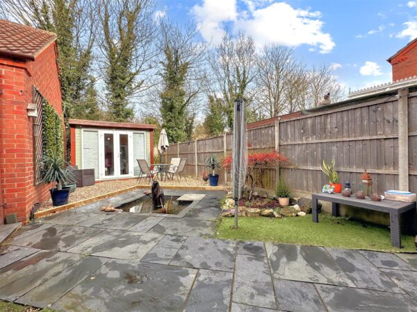 Cannon Close, Coddington, Newark