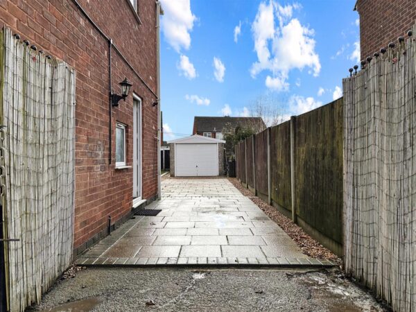 Peebles Road, Newark