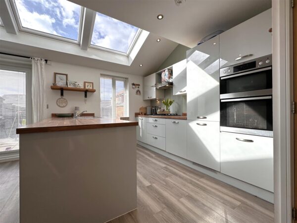 Cloverfield Place, Middlebeck, Newark