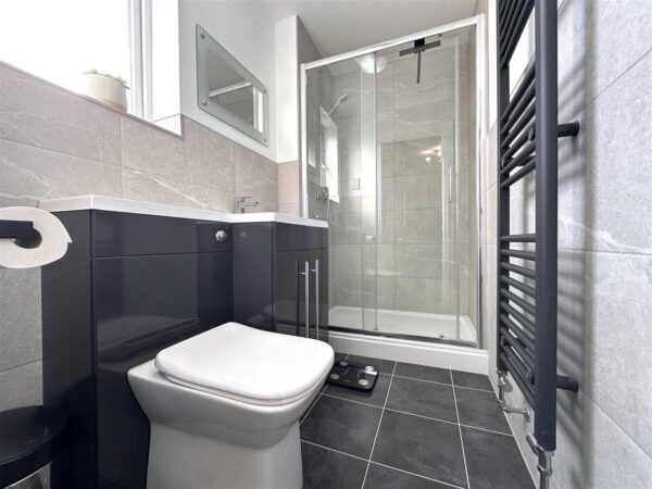 Dale Way, Fernwood, Newark