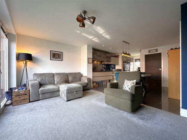 Loom Gardens, Middlebeck, Newark