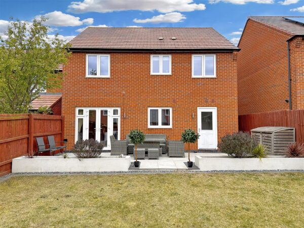 Charters Drive, Middlebeck, Newark