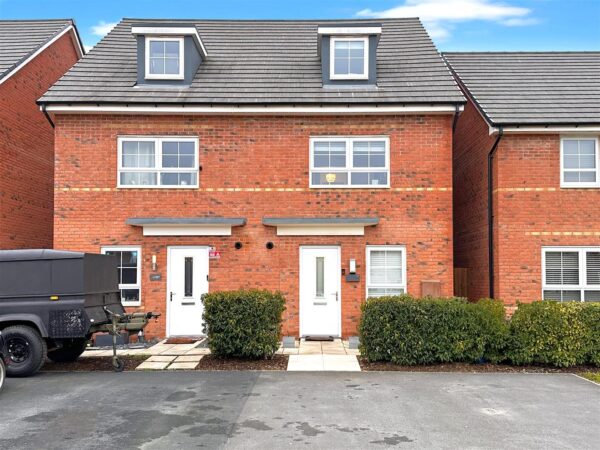 Phoenix Lane, Fernwood, Newark