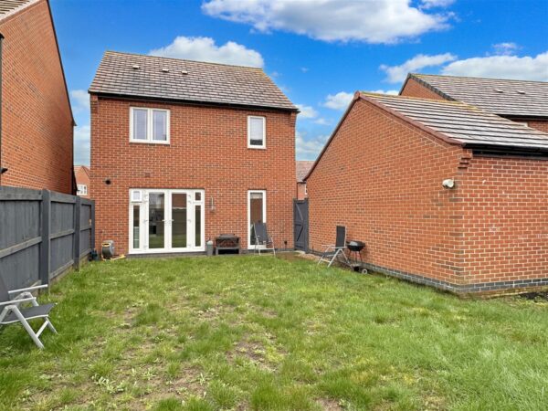 Charters Drive, Middlebeck, Newark