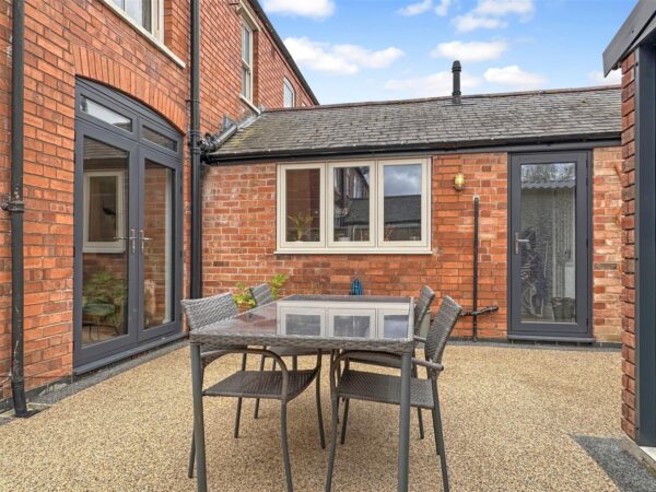 Southend Avenue, Newark