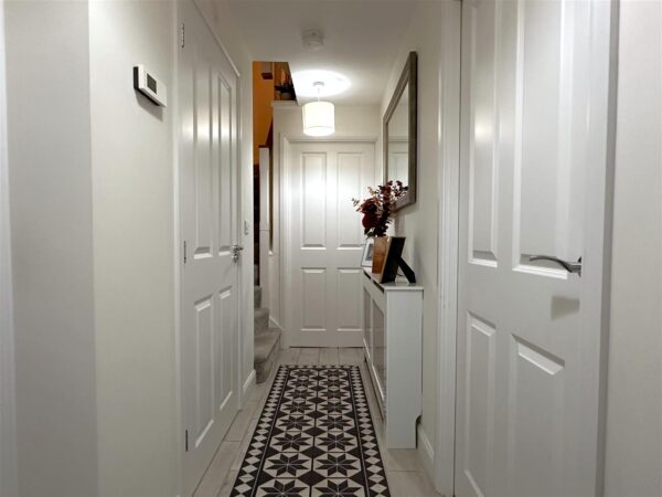 Phoenix Lane, Fernwood, Newark