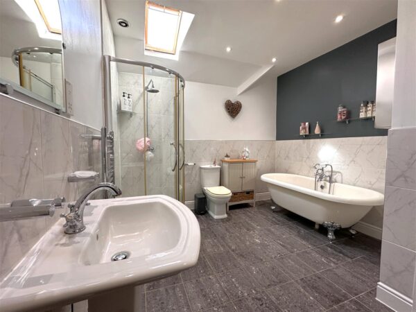 Little Hollies, The Close, Averham, Newark