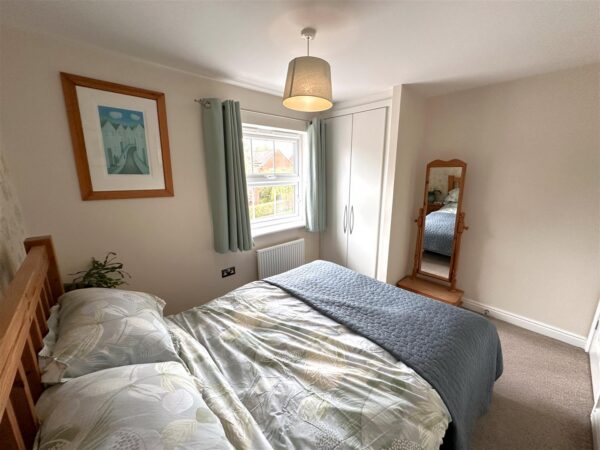 Carnell Lane, Fernwood, Newark