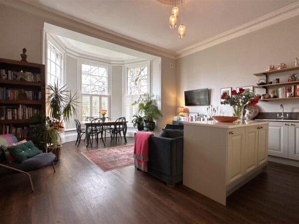 GROUND FLOOR APARTMENT, Bishops Place, Balderton Gate, Newark