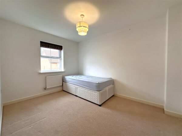 Goldstraw Lane, Fernwood, Newark