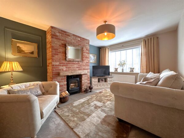 Riverside Road, Newark