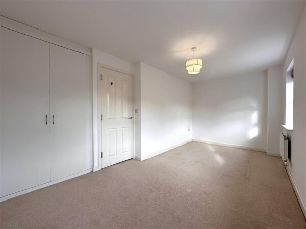 Goldstraw Lane, Fernwood, Newark