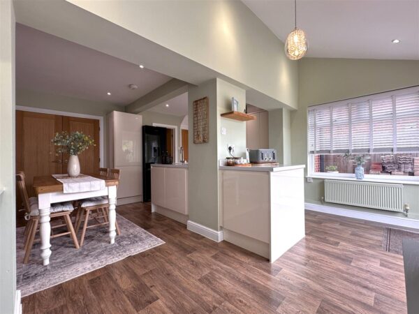 Riverside Road, Newark