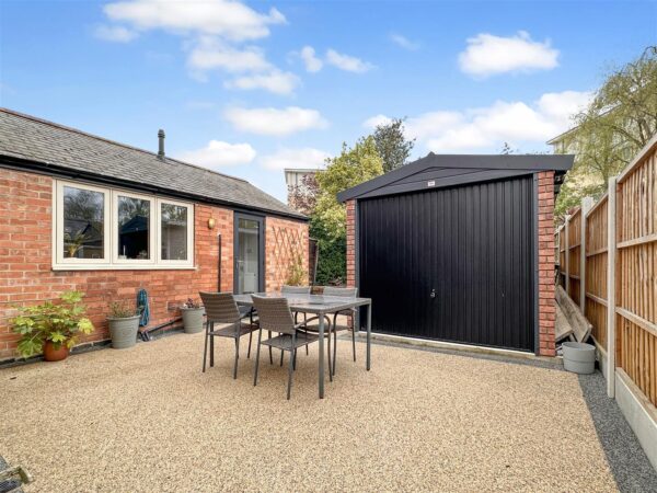 Southend Avenue, Newark