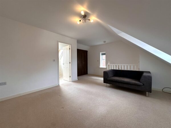 Goldstraw Lane, Fernwood, Newark