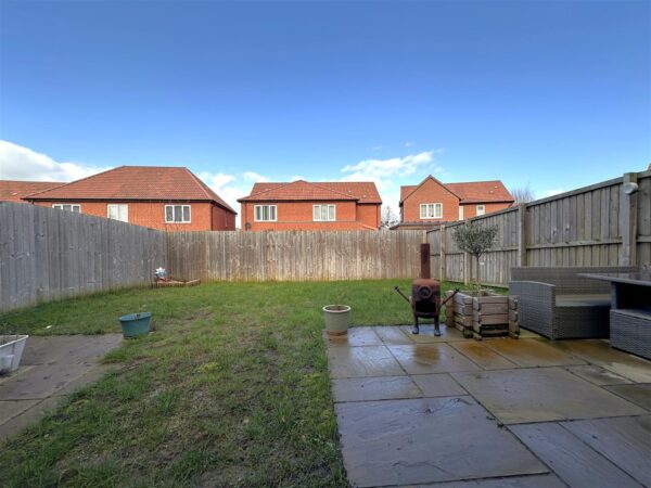 Loom Gardens, Middlebeck, Newark