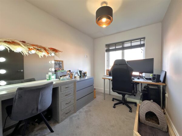 Loom Gardens, Middlebeck, Newark