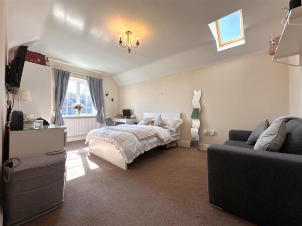 Little Hollies, The Close, Averham, Newark