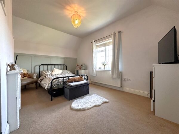 Little Hollies, The Close, Averham, Newark