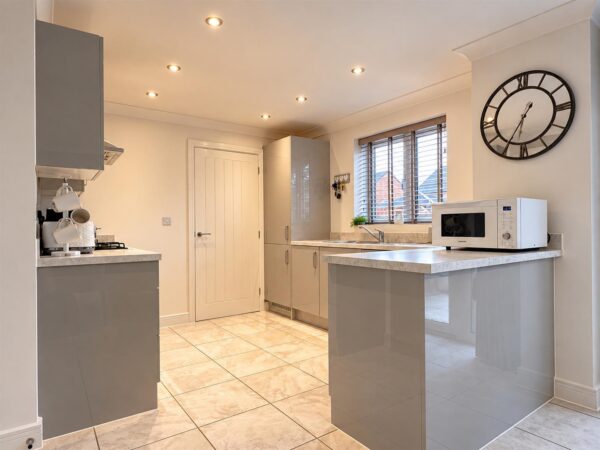 Charters Drive, Middlebeck, Newark