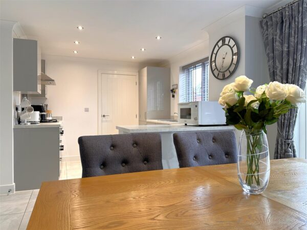 Charters Drive, Middlebeck, Newark