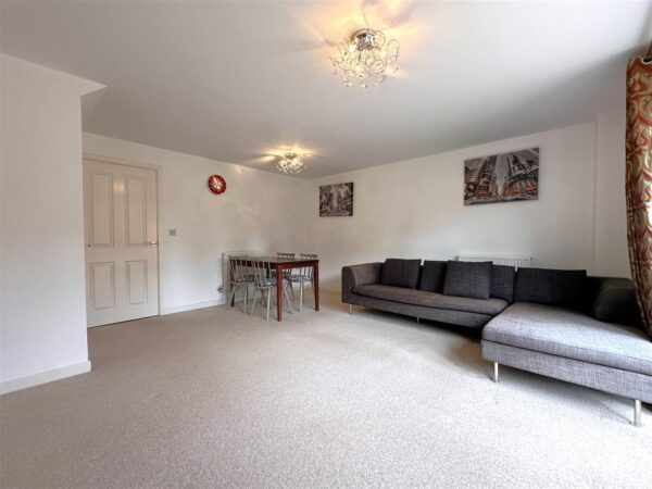 Goldstraw Lane, Fernwood, Newark