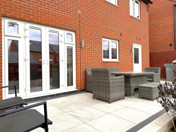 Charters Drive, Middlebeck, Newark