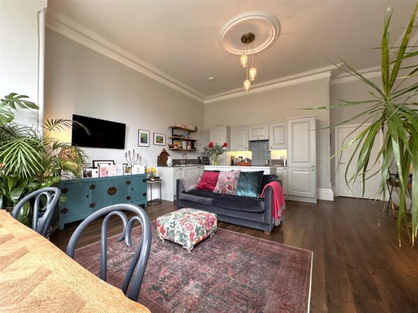 GROUND FLOOR APARTMENT, Bishops Place, Balderton Gate, Newark