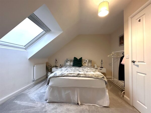 Phoenix Lane, Fernwood, Newark