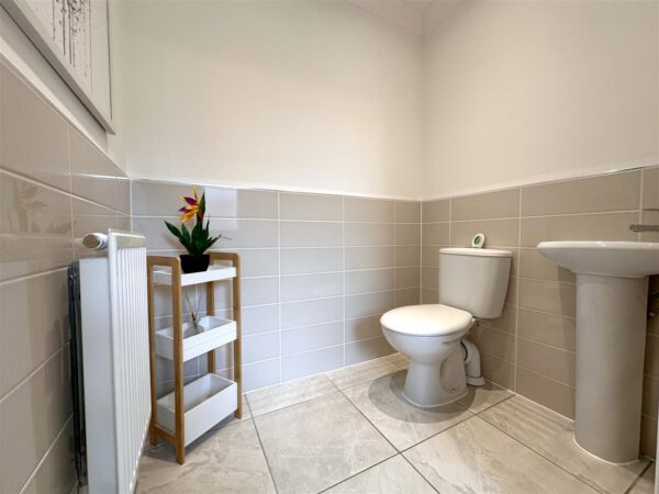 Charters Drive, Middlebeck, Newark