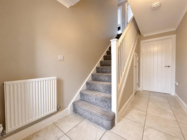 Charters Drive, Middlebeck, Newark