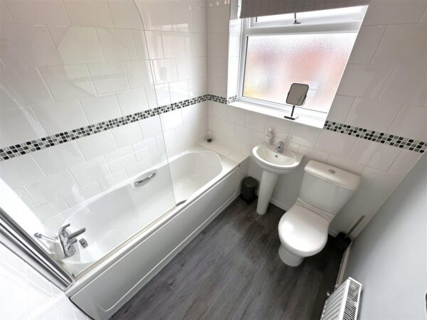 Nursery Avenue, Farndon, Newark