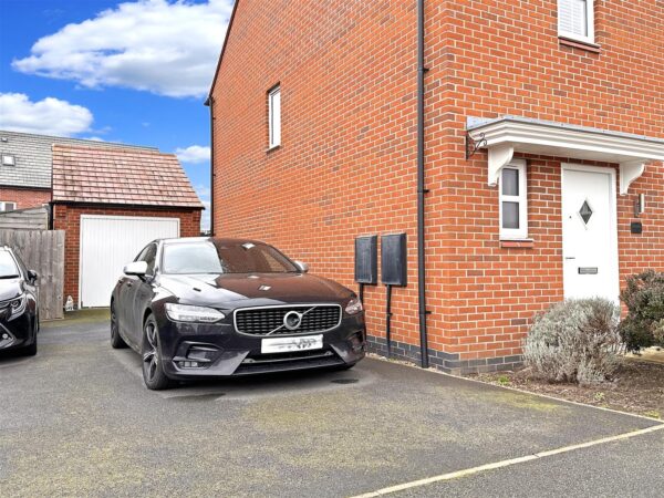 Charters Drive, Middlebeck, Newark