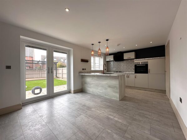 Alexander Mews, Balderton, Newark