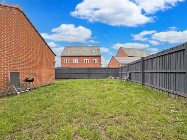 Charters Drive, Middlebeck, Newark