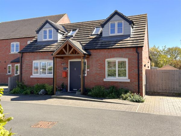 Alexander Mews, Balderton, Newark